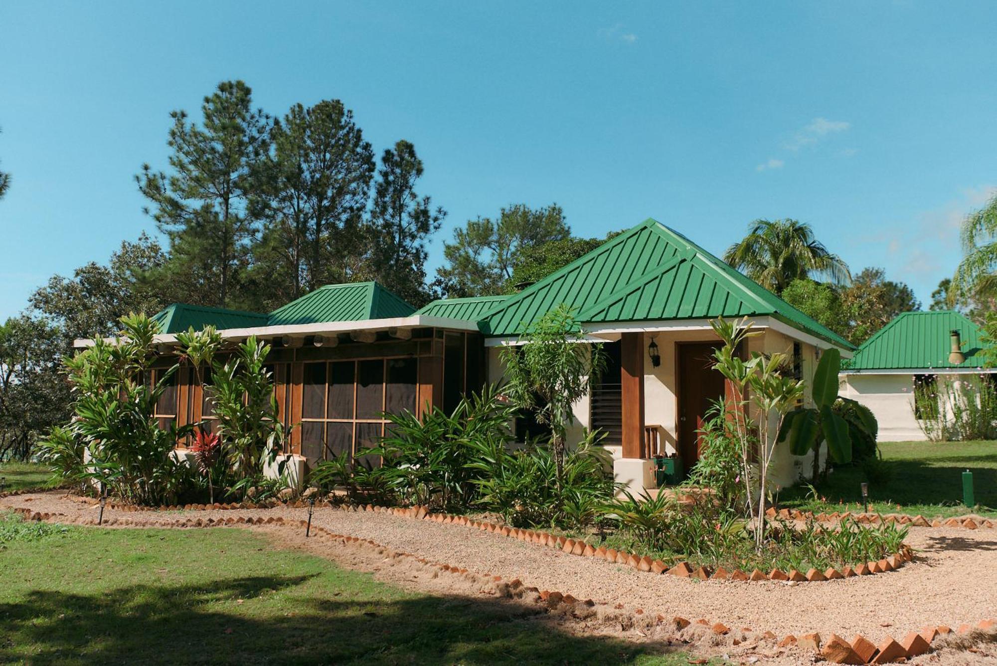 Hidden Valley Wilderness Lodge Blancaneau エクステリア 写真