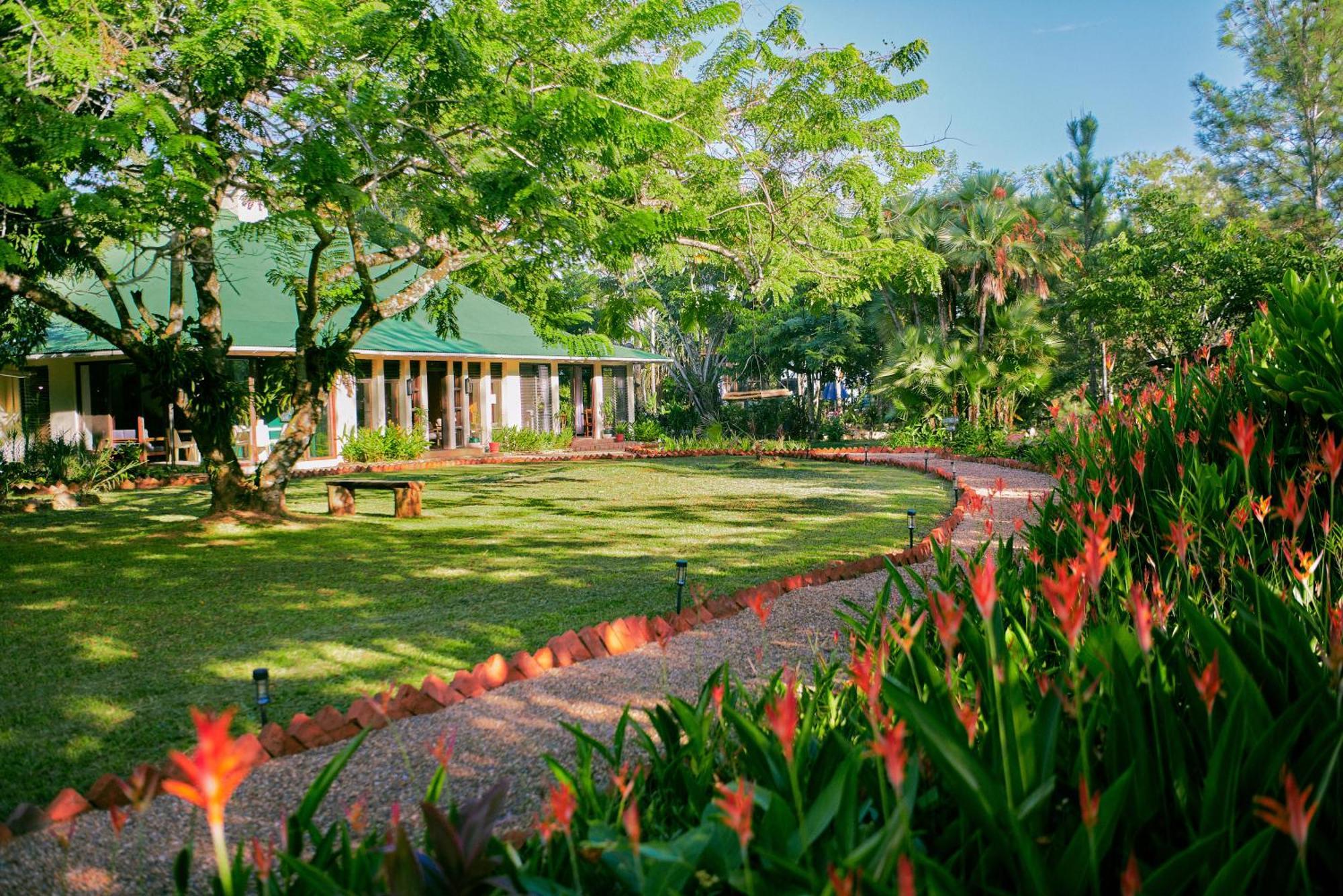 Hidden Valley Wilderness Lodge Blancaneau エクステリア 写真