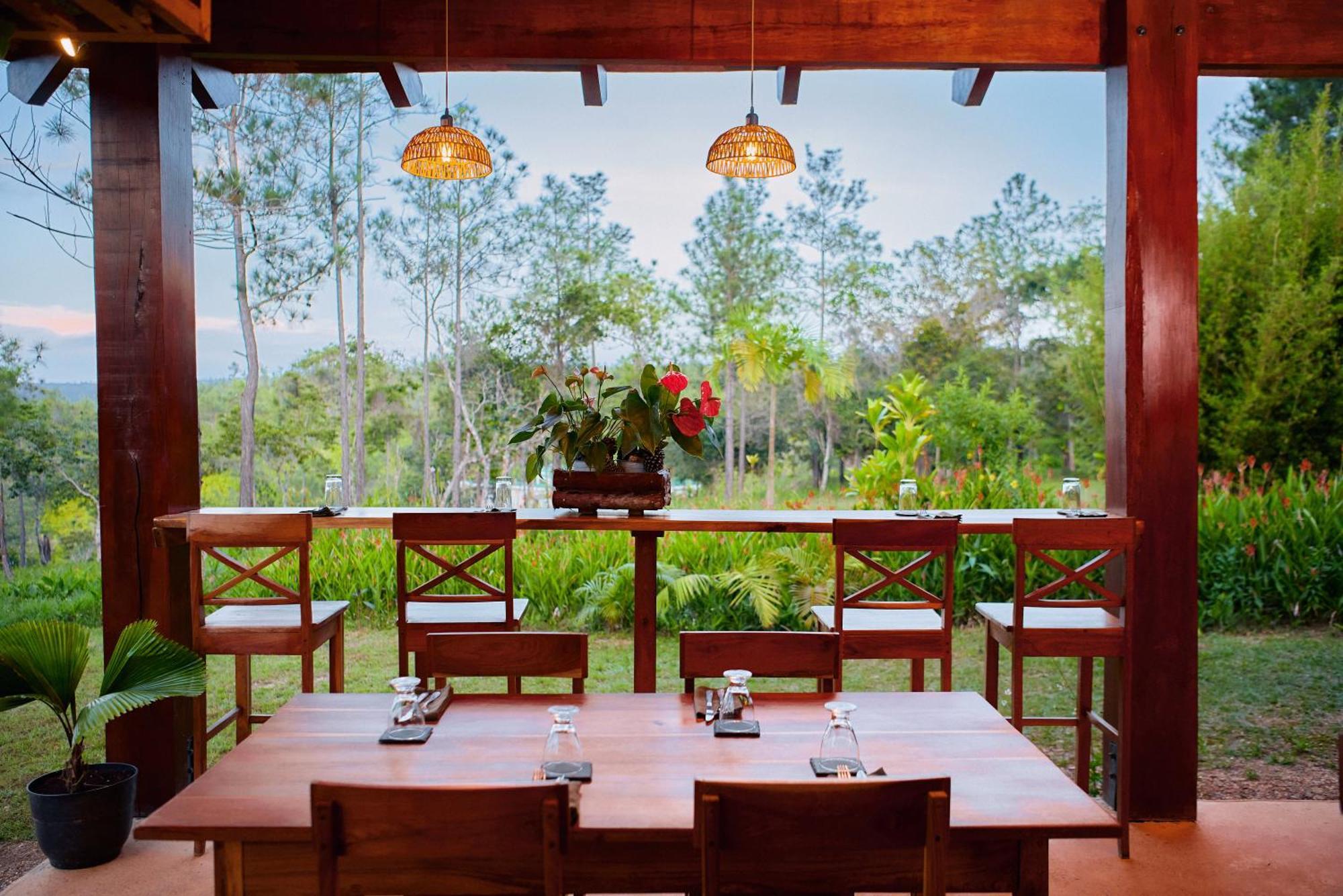 Hidden Valley Wilderness Lodge Blancaneau エクステリア 写真